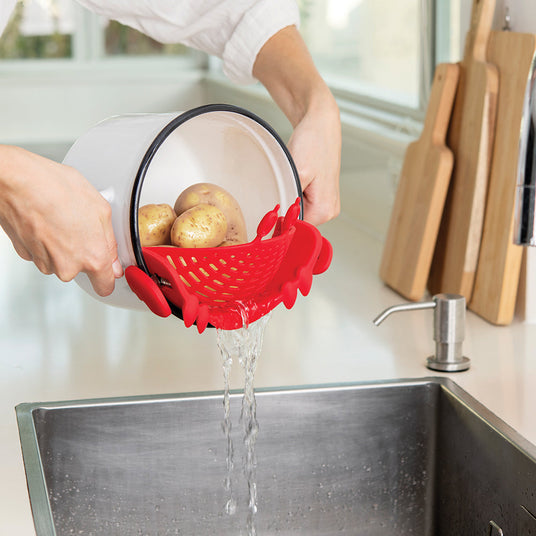 Colanders and Strainers