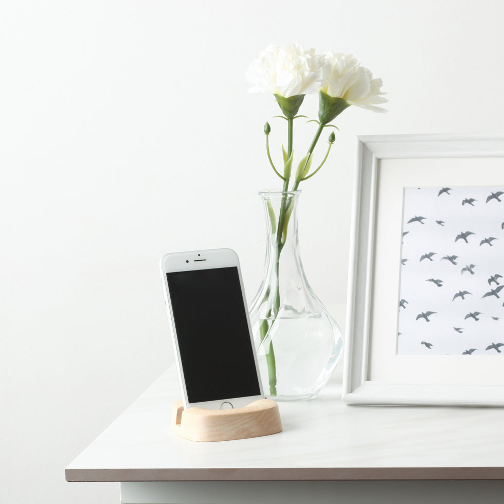 Sila - Smartphone Stand  (Maple)